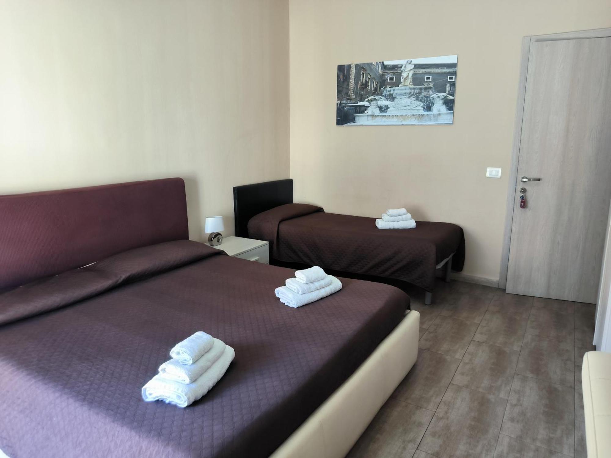 Prestige B&B Catania Bagian luar foto