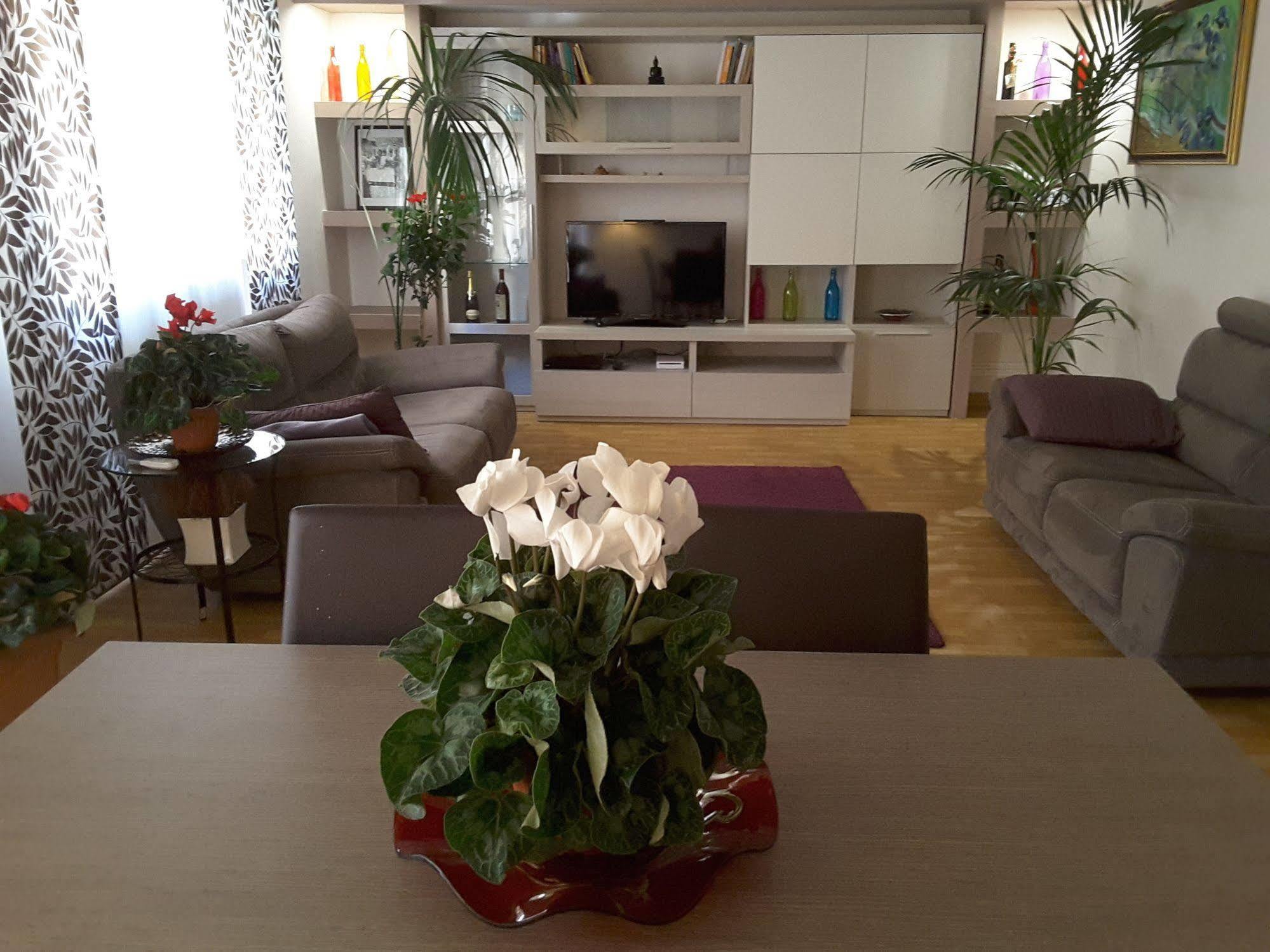 Prestige B&B Catania Bagian luar foto