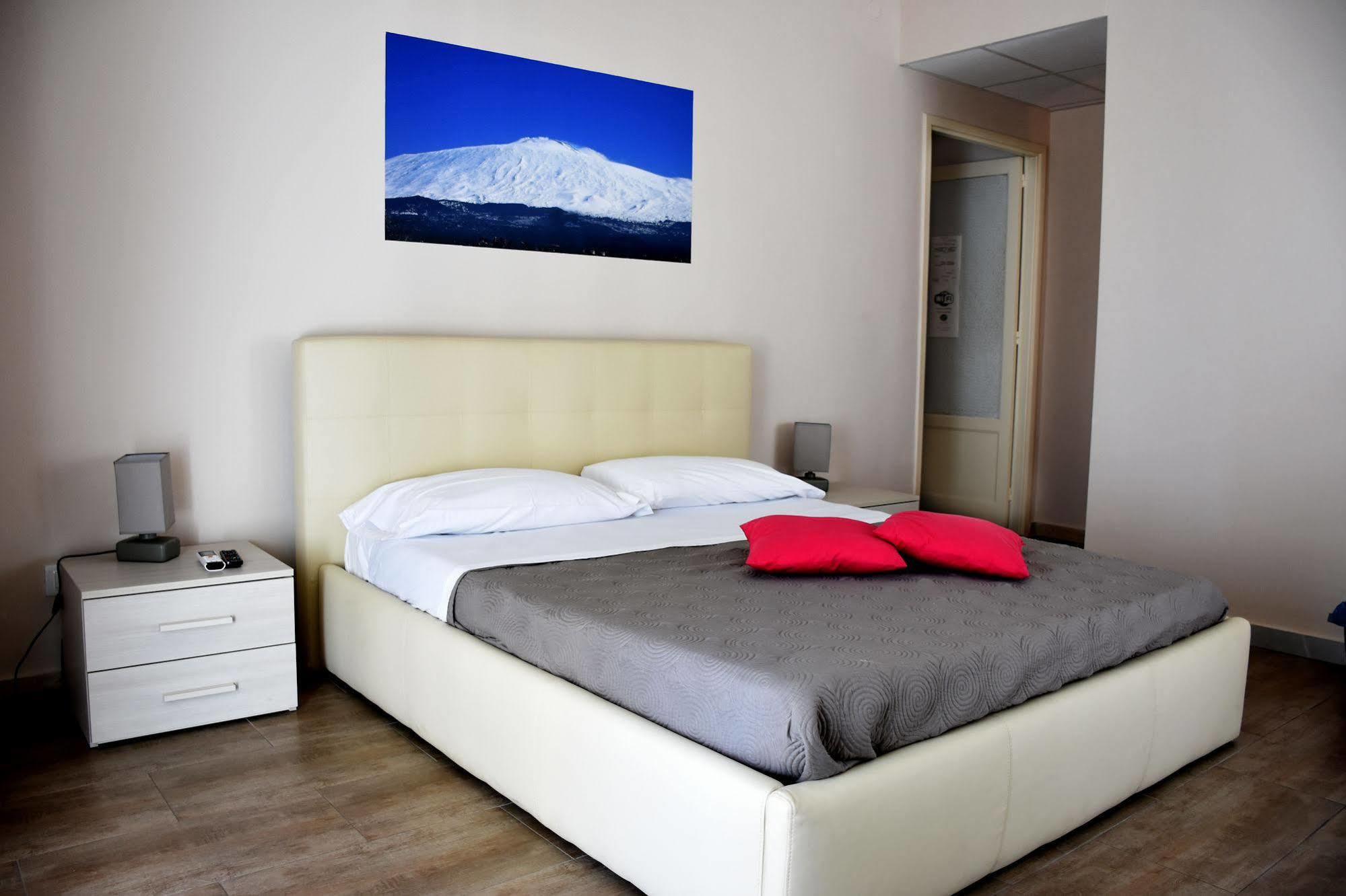 Prestige B&B Catania Bagian luar foto